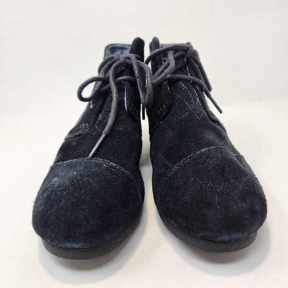 Toms Youth Desert Wedge Ankle Bootie Girls Size 3 Black Suede Lace Up Round Toe - Picture 3 of 9